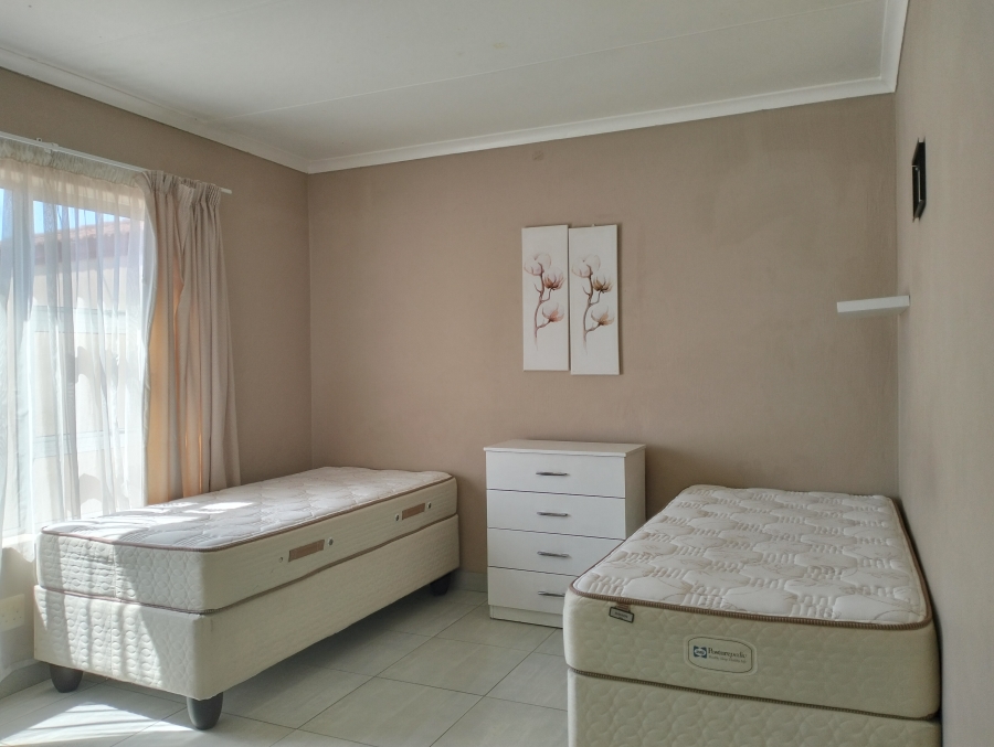 To Let 3 Bedroom Property for Rent in Wavecrest Eastern Cape